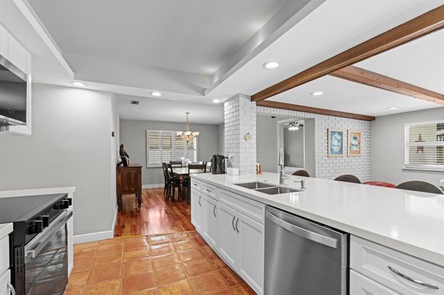 200 SW 5th Street, Boca Raton, FL 33432