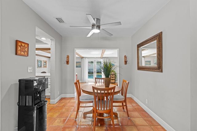 200 SW 5th Street, Boca Raton, FL 33432