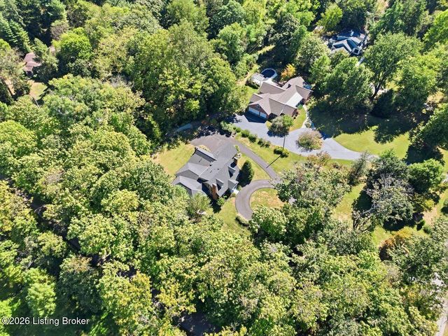 12601 N Osage Rd, Anchorage, KY 40223