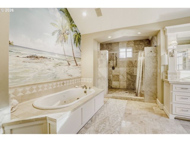 10235 Se CRESCENT RIDGE Loop, Happy Valley, OR 97086