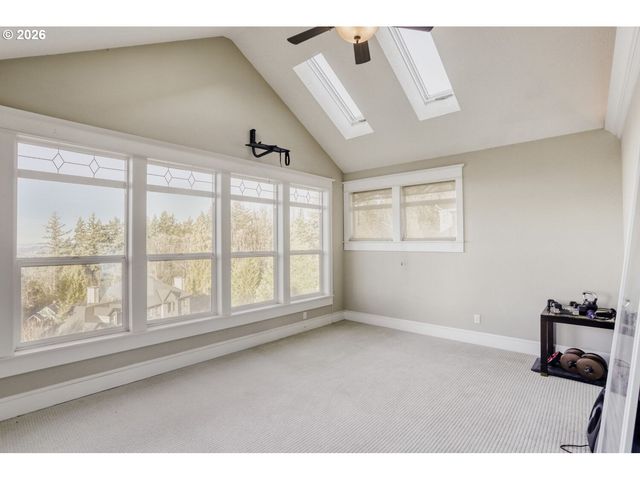 10235 Se CRESCENT RIDGE Loop, Happy Valley, OR 97086