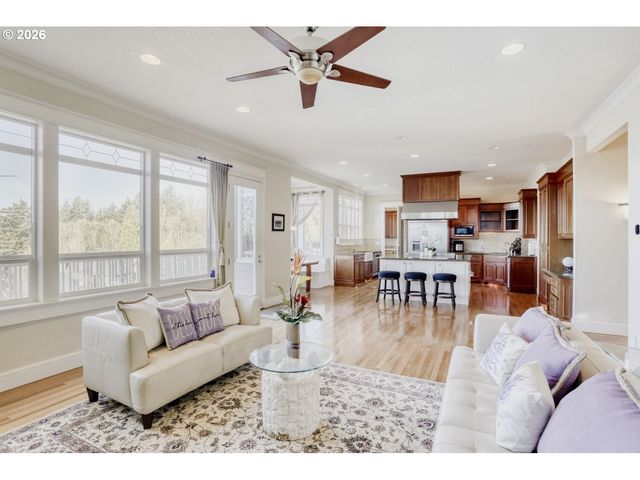 10235 Se CRESCENT RIDGE Loop, Happy Valley, OR 97086