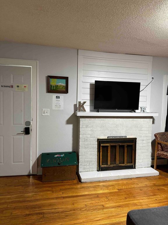 Image 12 of property listing at 800 S 25th Street, Mt Vernon, IL 62864