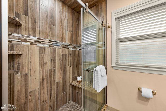 771 Saint Clair Avenue, Grosse Pointe, MI 48230