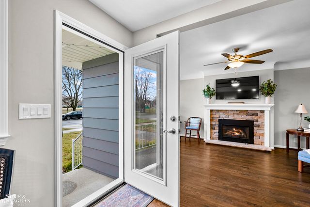 771 Saint Clair Avenue, Grosse Pointe, MI 48230