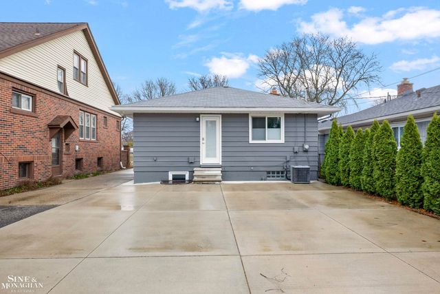 771 Saint Clair Avenue, Grosse Pointe, MI 48230