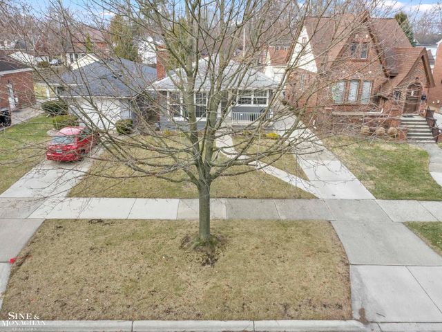 771 Saint Clair Avenue, Grosse Pointe, MI 48230