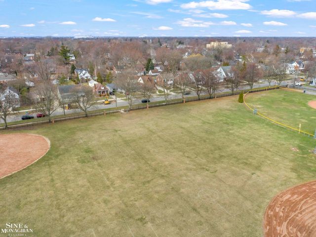 771 Saint Clair Avenue, Grosse Pointe, MI 48230