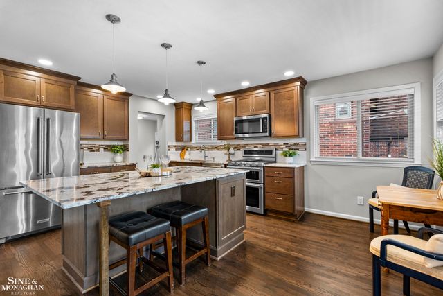 771 Saint Clair Avenue, Grosse Pointe, MI 48230