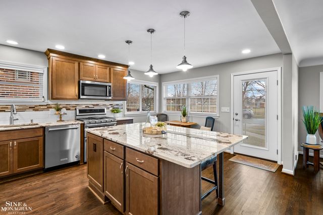 771 Saint Clair Avenue, Grosse Pointe, MI 48230