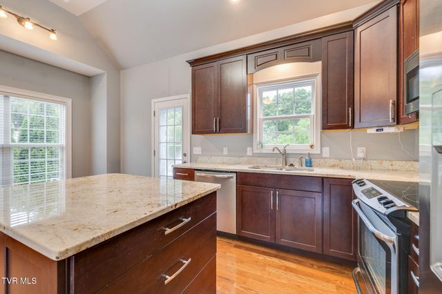 2117 Saint Erics Court, Kingsport, TN 37660