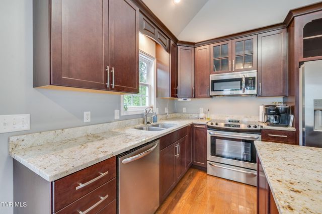 2117 Saint Erics Court, Kingsport, TN 37660