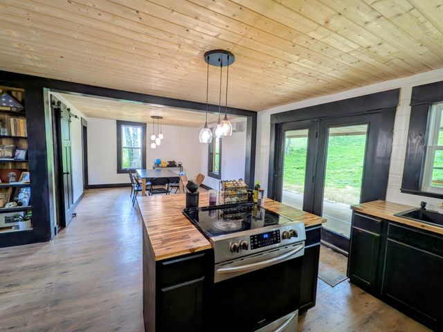 12251 US highway 421, Tyner, KY 40486