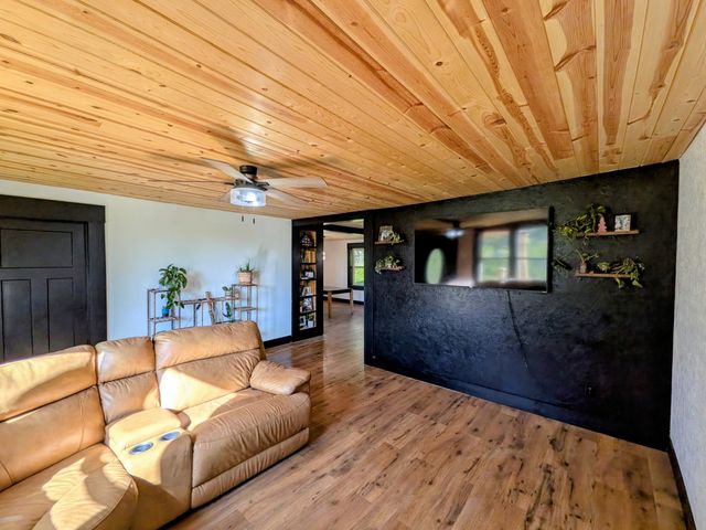 12251 US highway 421, Tyner, KY 40486