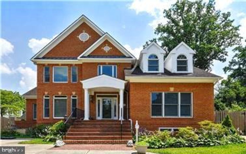 5704 MAIDEN LN, Bethesda, MD 20817