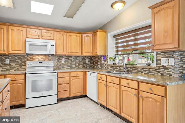 168 DORIAN DR, Williamstown, NJ 08094