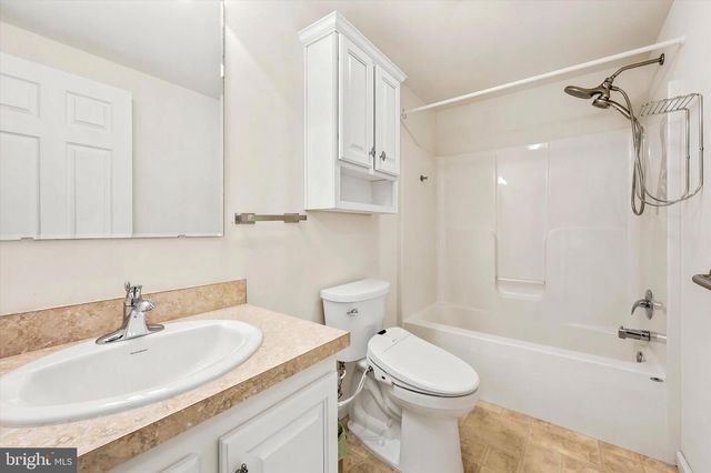168 DORIAN DR, Williamstown, NJ 08094