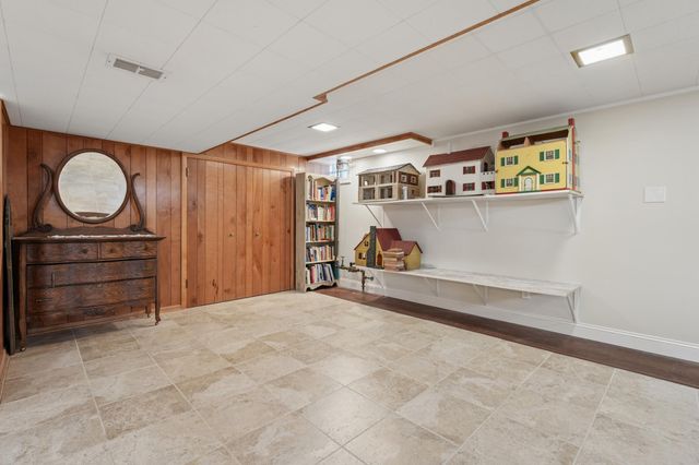 783 California Avenue W, Saint Paul, MN 55117