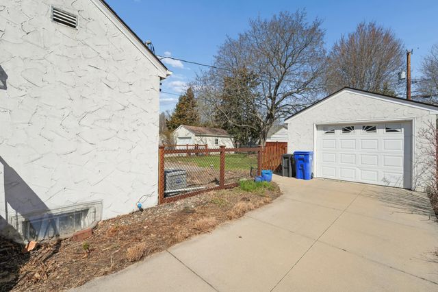 783 California Avenue W, Saint Paul, MN 55117