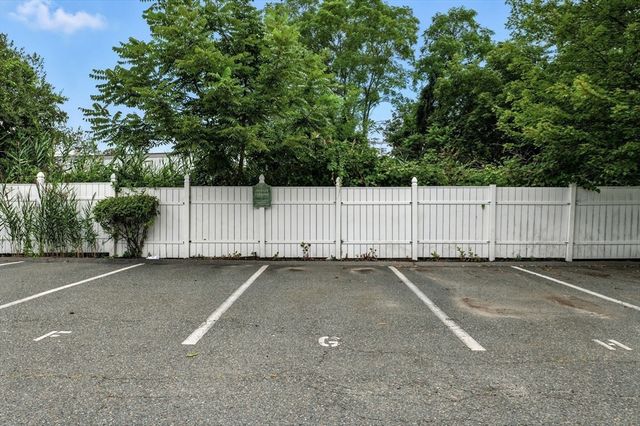 103 Elliott St 9, Beverly, MA 01915