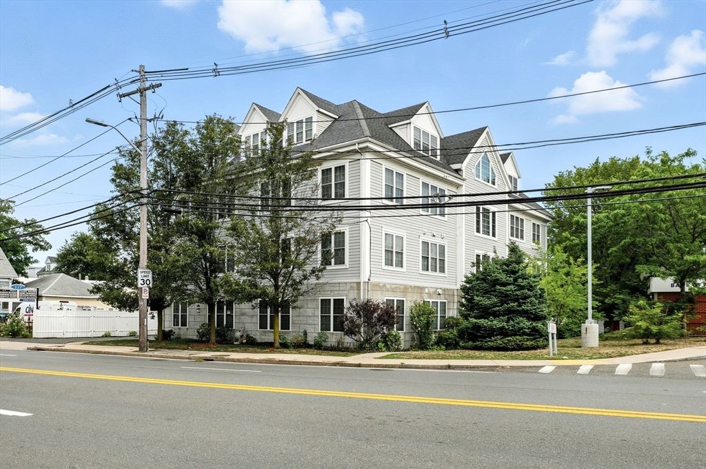 103 Elliott St 9, Beverly, MA 01915
