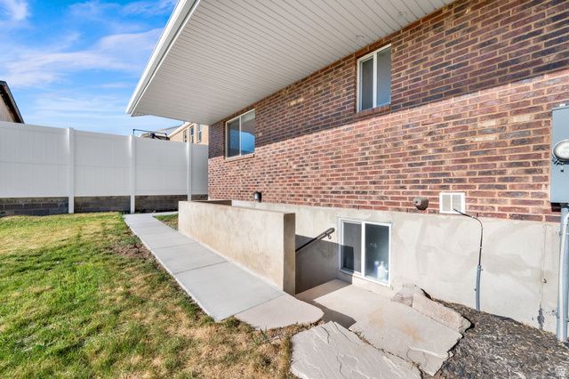 324 S RIDGECREST DR., Orem, UT 84058