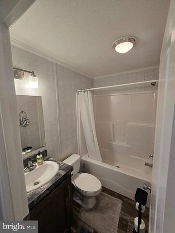 230 EISENHOWER AVE, Williamstown, NJ 08094