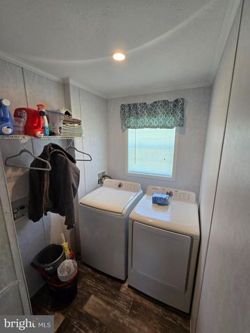 230 EISENHOWER AVE, Williamstown, NJ 08094