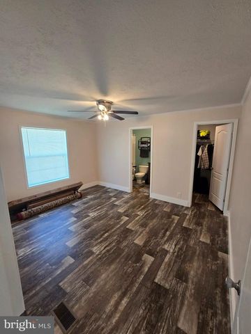 230 EISENHOWER AVE, Williamstown, NJ 08094