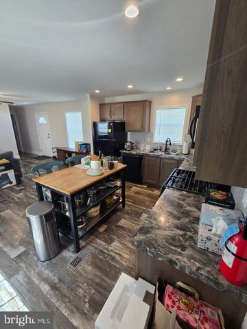 230 EISENHOWER AVE, Williamstown, NJ 08094