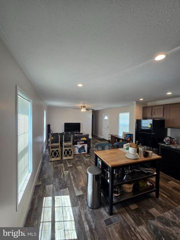 230 EISENHOWER AVE, Williamstown, NJ 08094
