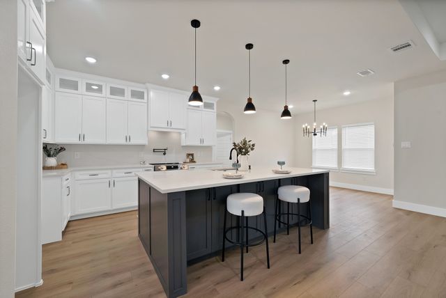 905 N Trinity Street, Decatur, TX 76234