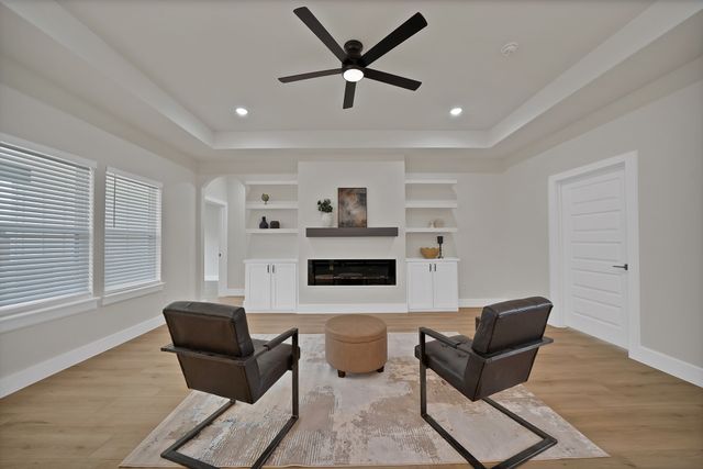 905 N Trinity Street, Decatur, TX 76234
