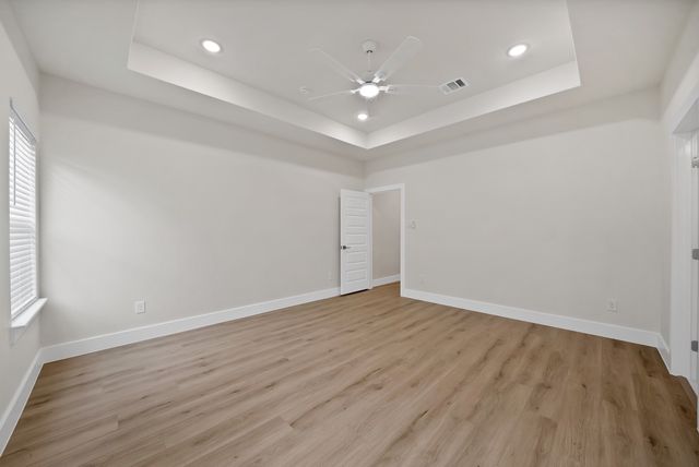 905 N Trinity Street, Decatur, TX 76234