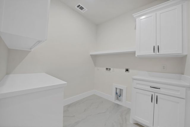 905 N Trinity Street, Decatur, TX 76234