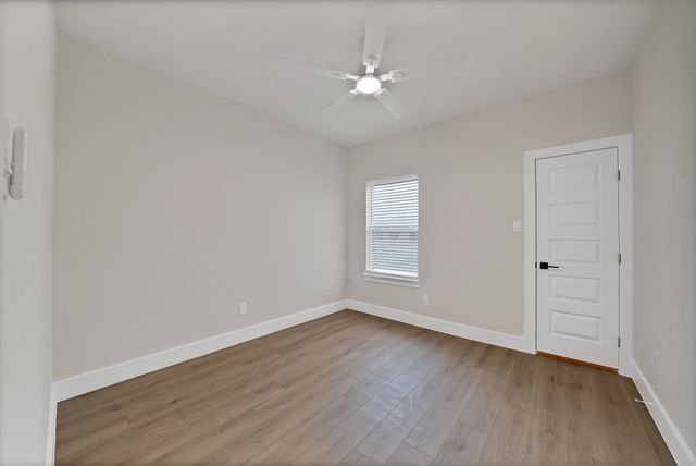 905 N Trinity Street, Decatur, TX 76234