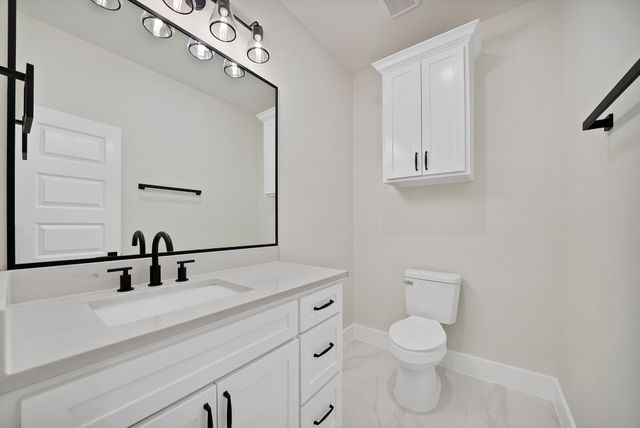 905 N Trinity Street, Decatur, TX 76234