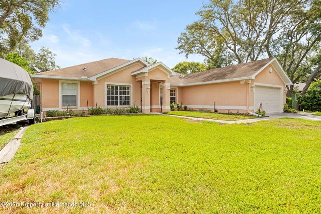 8053 Timberlake Avenue, Spring Hill, FL 34606
