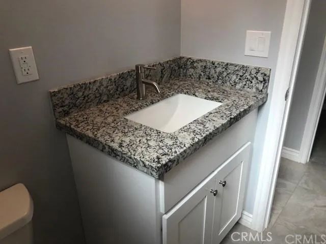 1810 Pomona Avenue, Costa Mesa, CA 92627