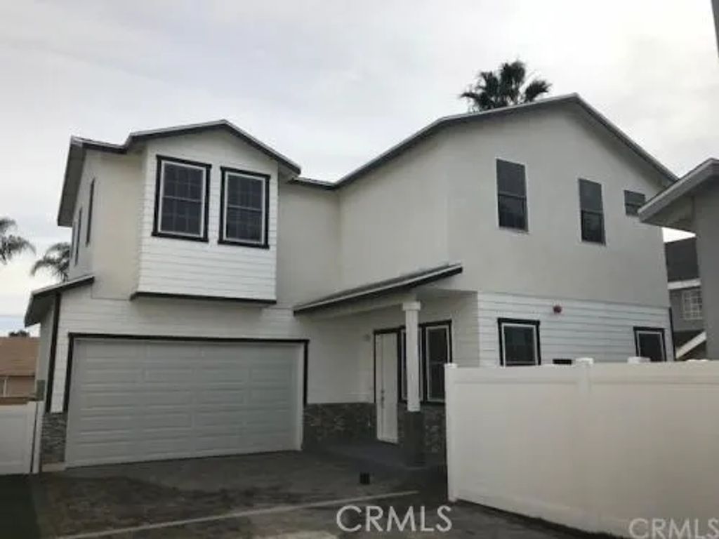 1810 Pomona Avenue, Costa Mesa, CA 92627