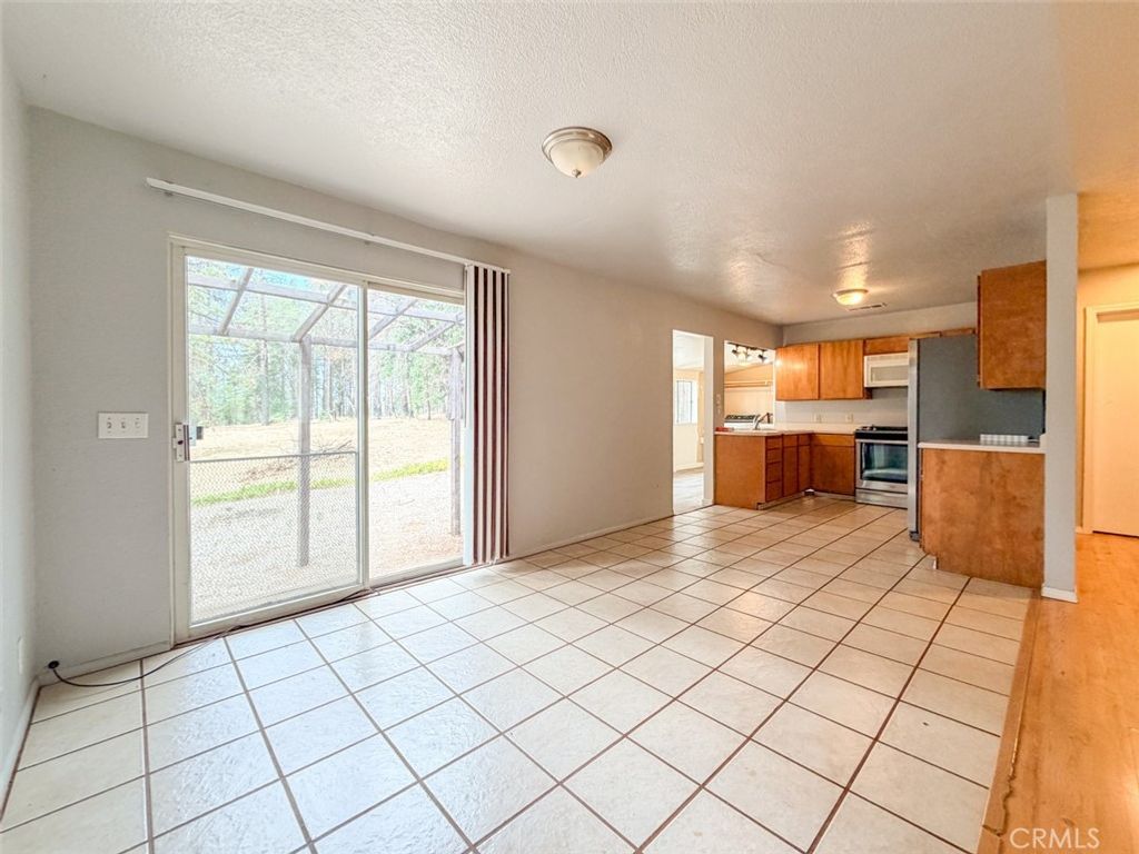 Image 10 of property listing at 9803 Cohasset Road, Chico, CA 95973