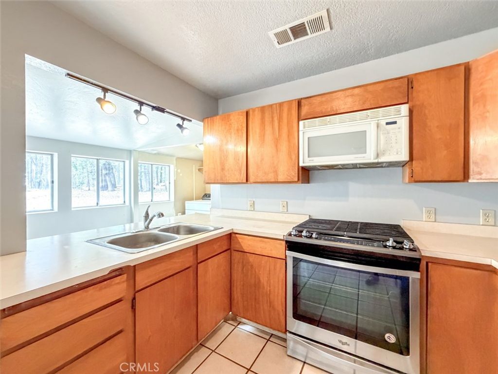 Image 13 of property listing at 9803 Cohasset Road, Chico, CA 95973