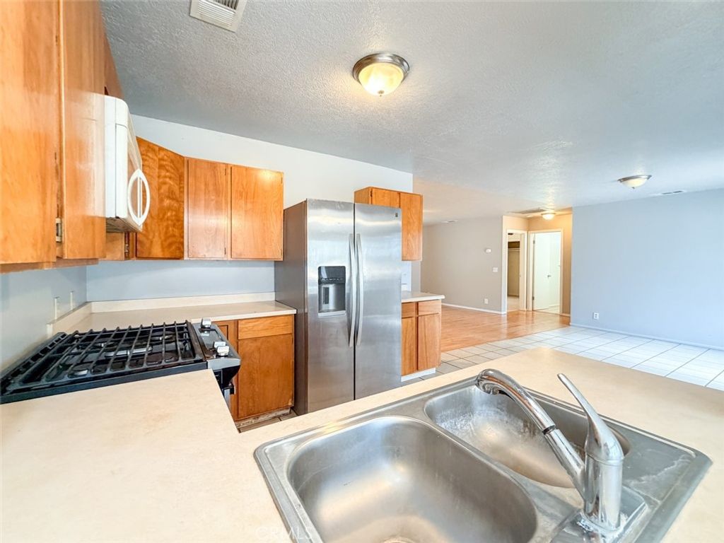 Image 14 of property listing at 9803 Cohasset Road, Chico, CA 95973