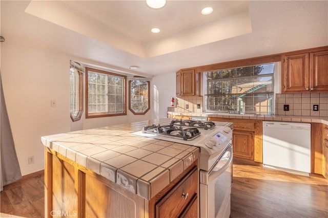 889 Rd Mcalister Road, Big Bear, CA 92314