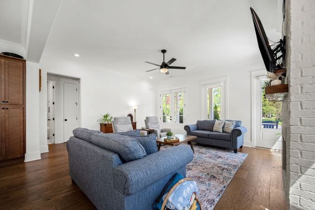 406 Minerva Dr, Murfreesboro, TN 37130