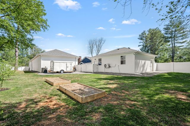406 Minerva Dr, Murfreesboro, TN 37130