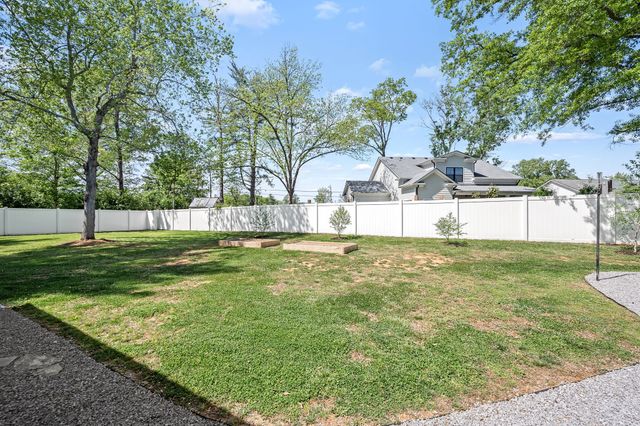 406 Minerva Dr, Murfreesboro, TN 37130