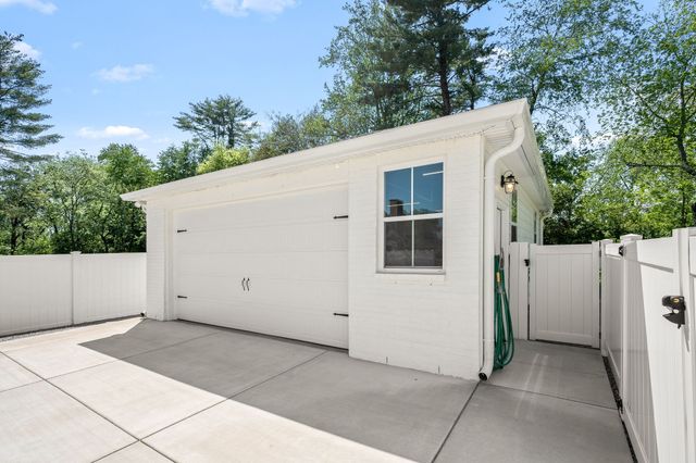 406 Minerva Dr, Murfreesboro, TN 37130
