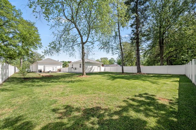 406 Minerva Dr, Murfreesboro, TN 37130