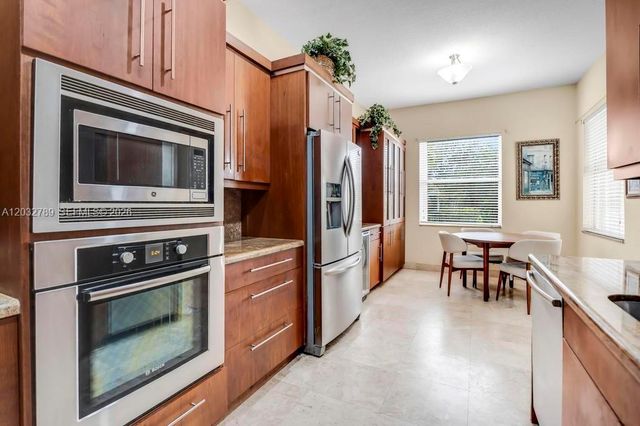 19301 Seneca Avenue, Weston, FL 33332